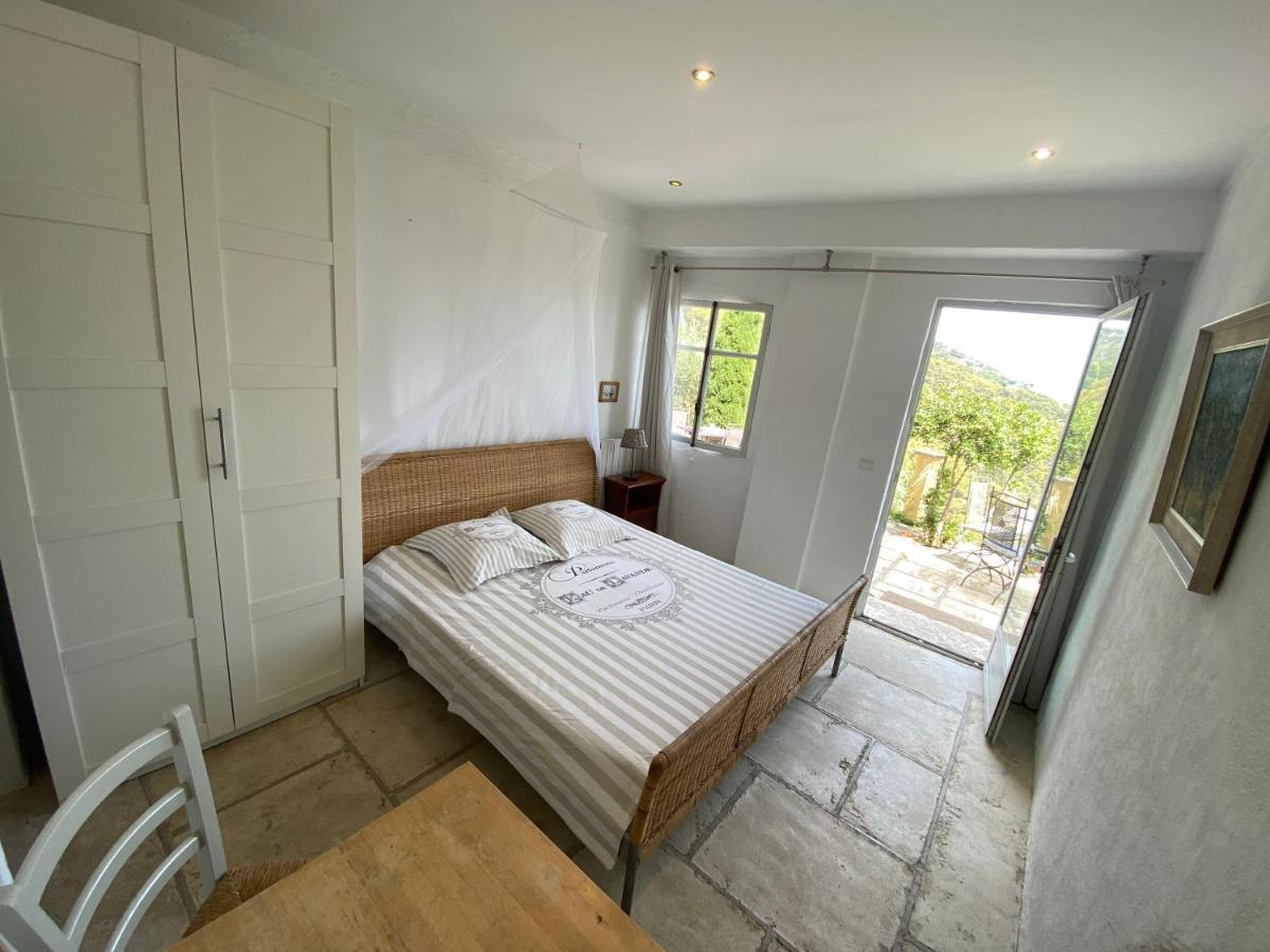 Auberge De La Croix Du Pape Эз Экстерьер фото